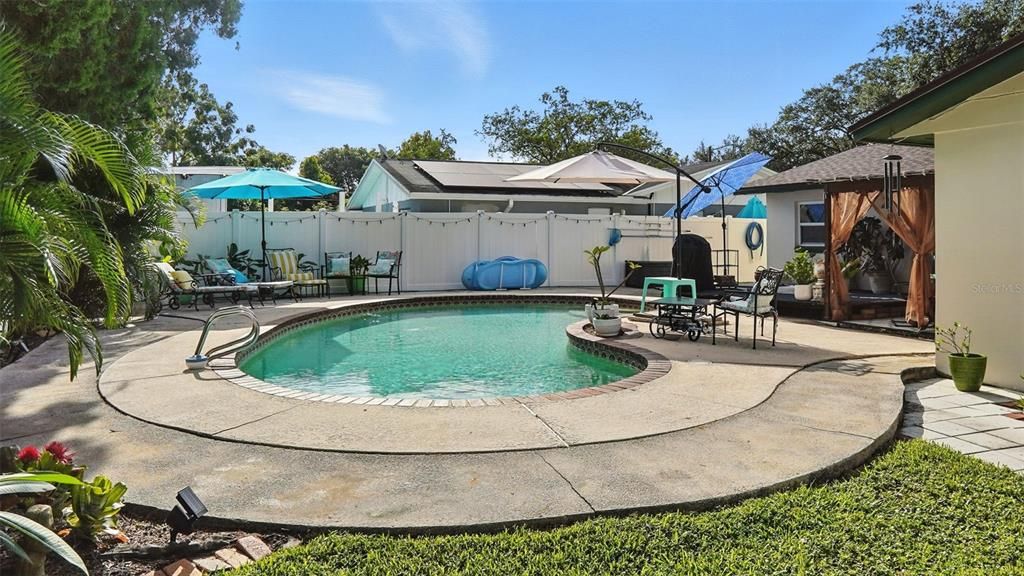 Exterior, Pool