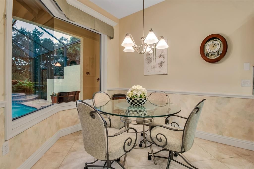 Chandelier, Dining room, Interior, Pendant Lights