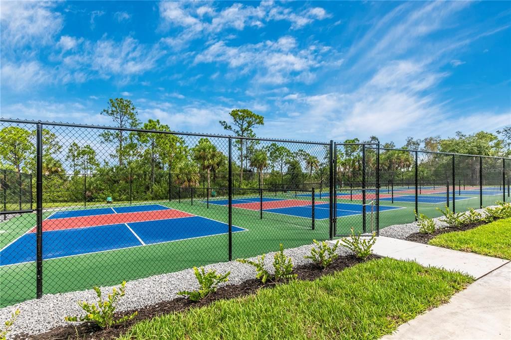 Exterior, Tennis Courts