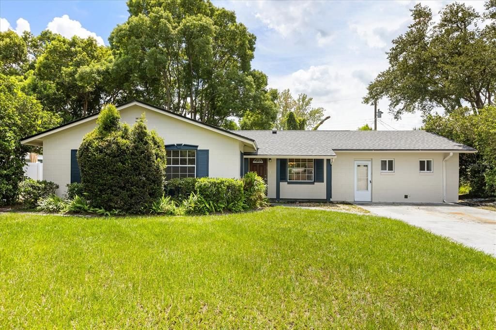 Backyard, Exterior, Facade, Ranch