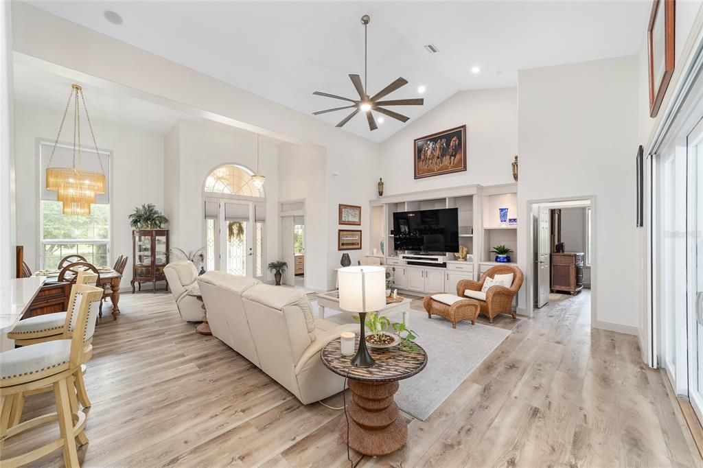 Dining room, Interior, Living room, Pendant Lights, Recessed Lighting, Wood Texture Flooring