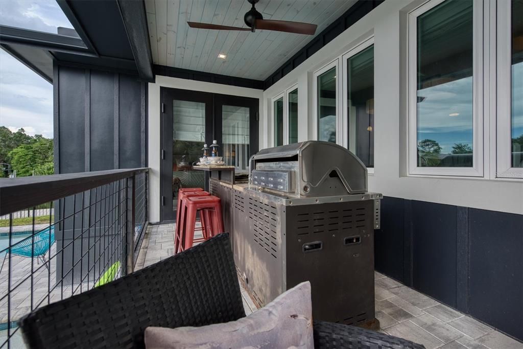 Exterior, Outdoor Kitchen, Water