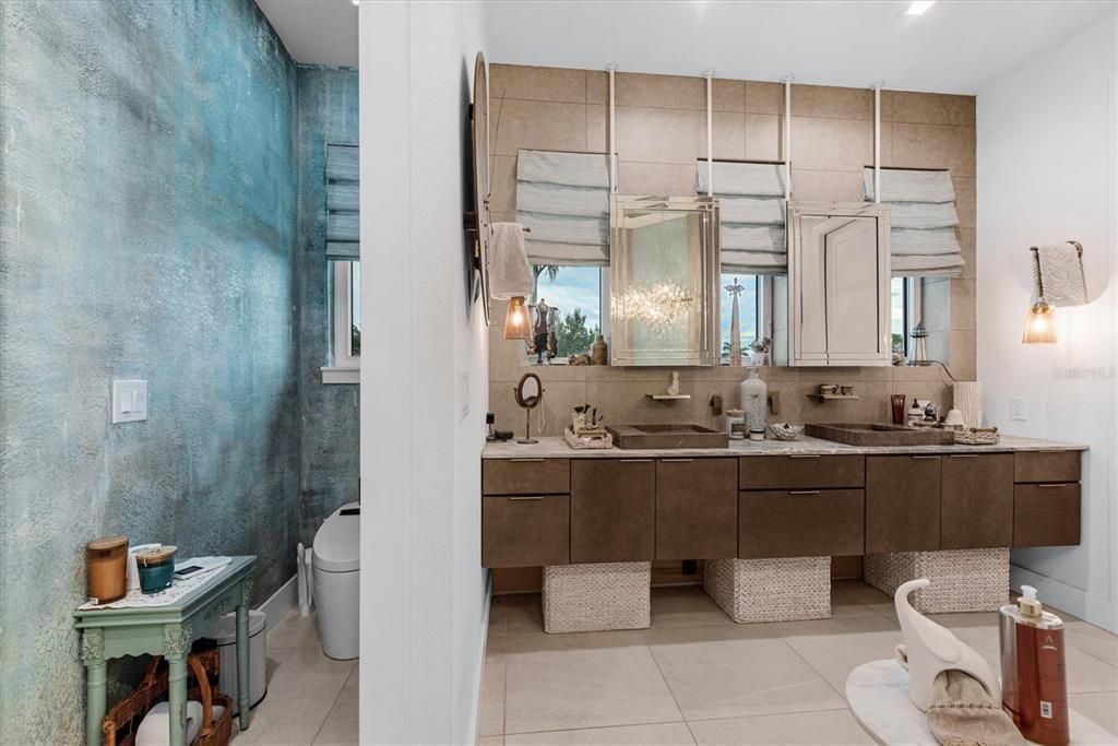 Bathroom, Dual Sink Vanities, Interior