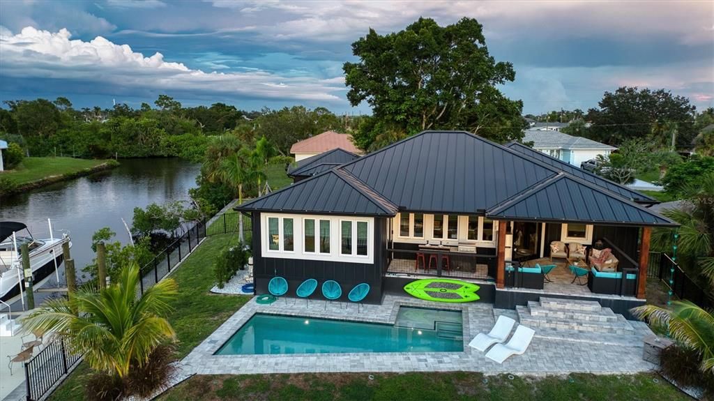 Exterior, Pool, Water