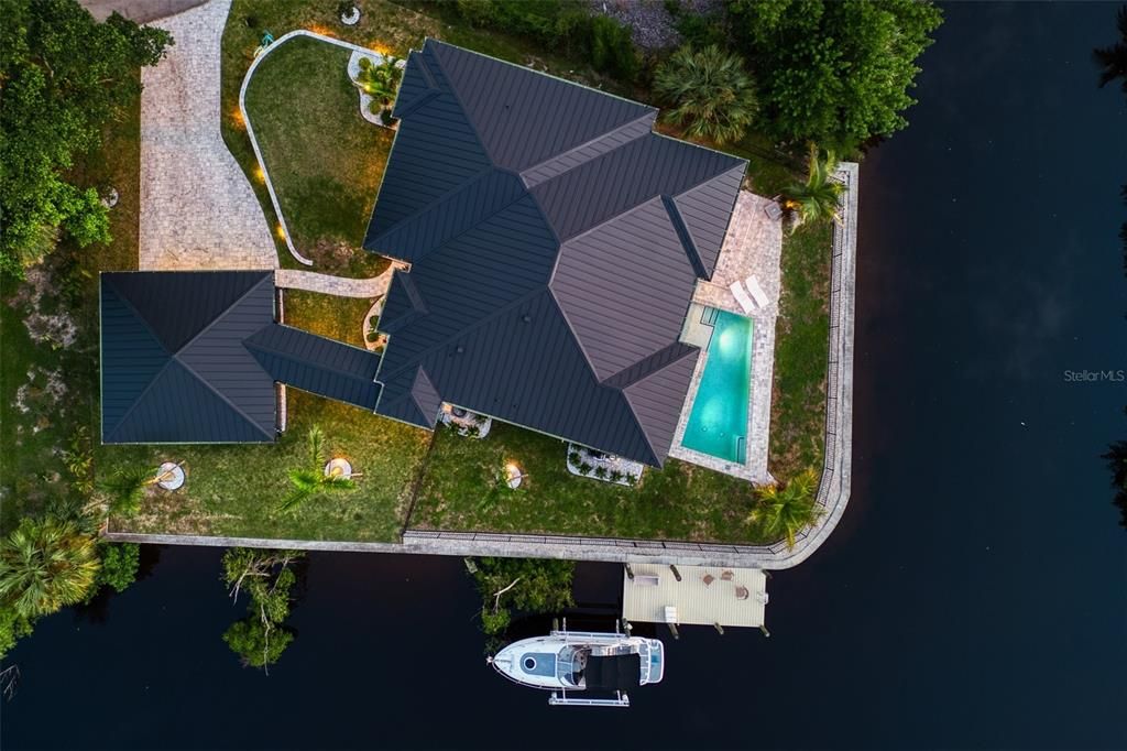 Exterior, Drone
