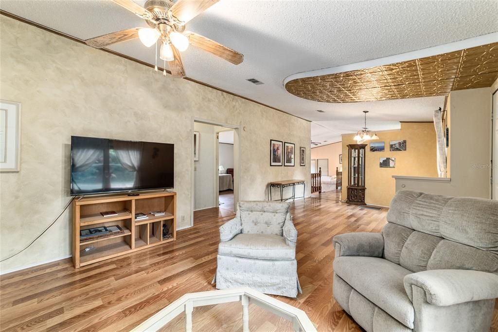 Interior, Pendant Lights, Wood Texture Flooring