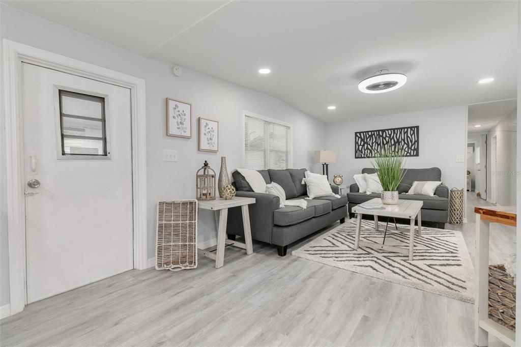 Interior, Living room, Recessed Lighting, Wood Texture Flooring