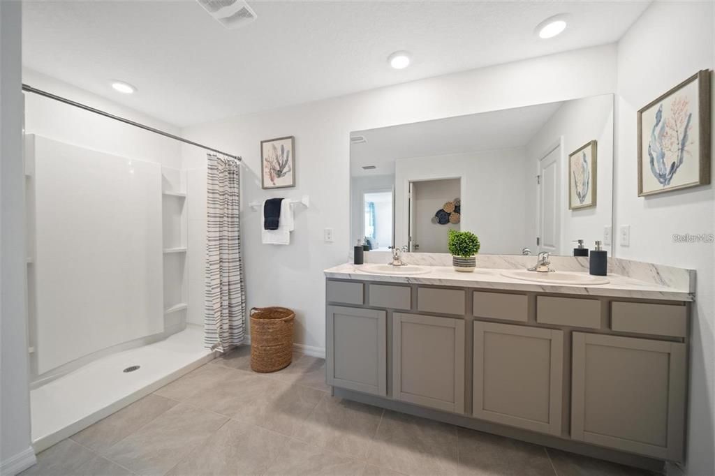 Bathroom, Dual Sink Vanities, Interior, Recessed Lighting