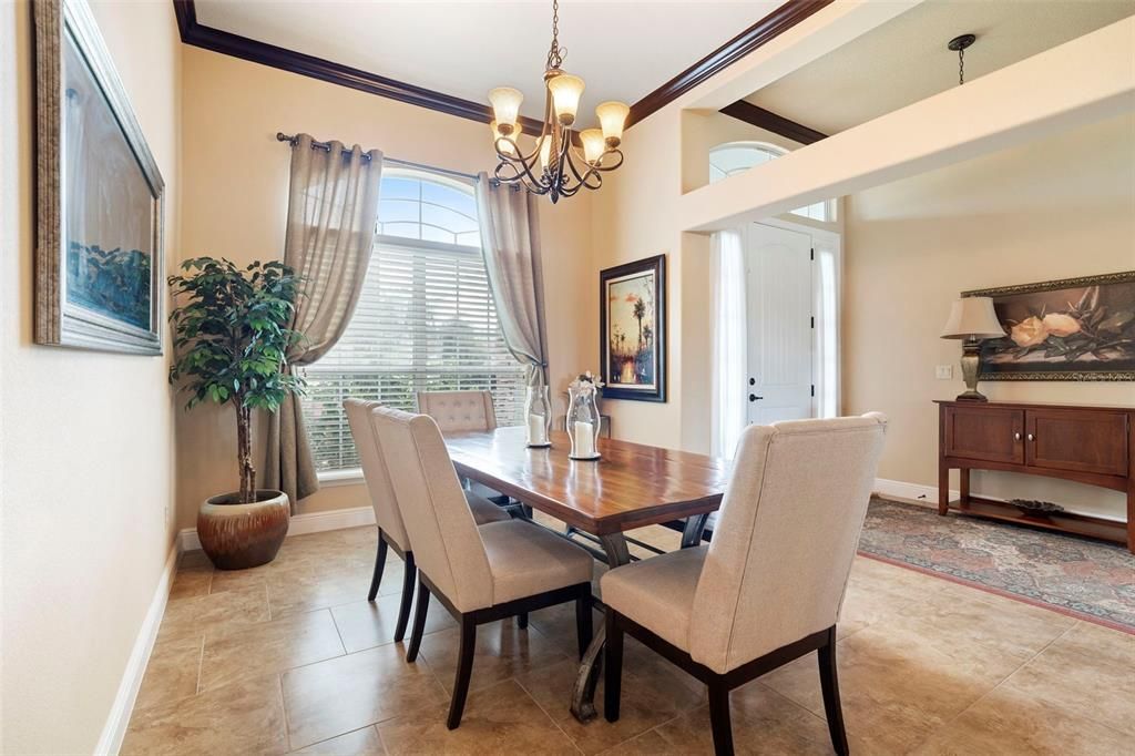 Chandelier, Dining room, Interior