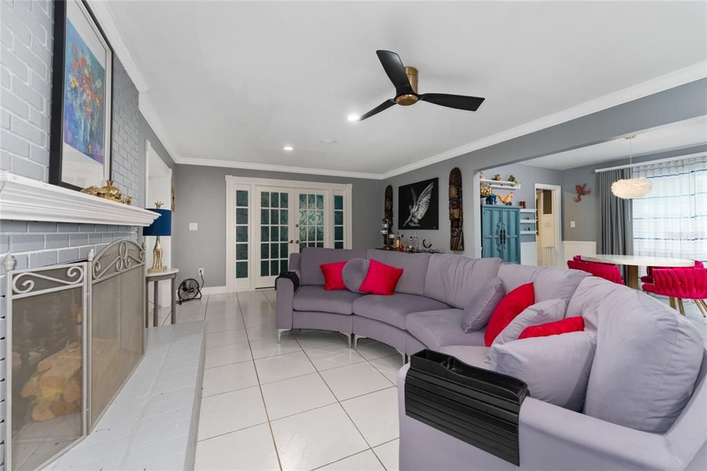 Fireplace, Interior, Living room, Pendant Lights, Recessed Lighting