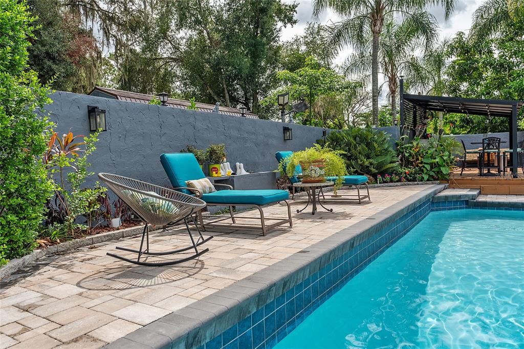 Exterior, Pool