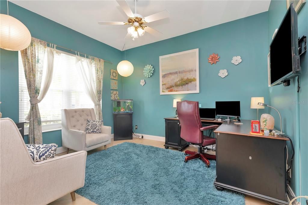 Home Office, Interior