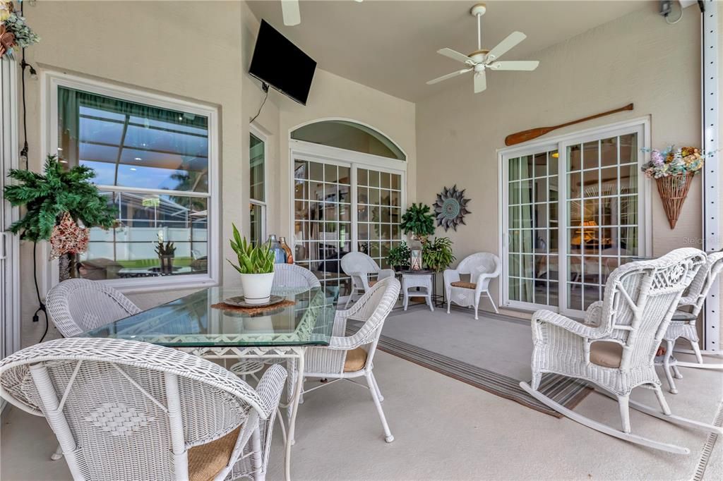 Dining room, Interior