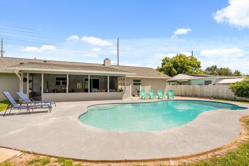 Exterior, Pool