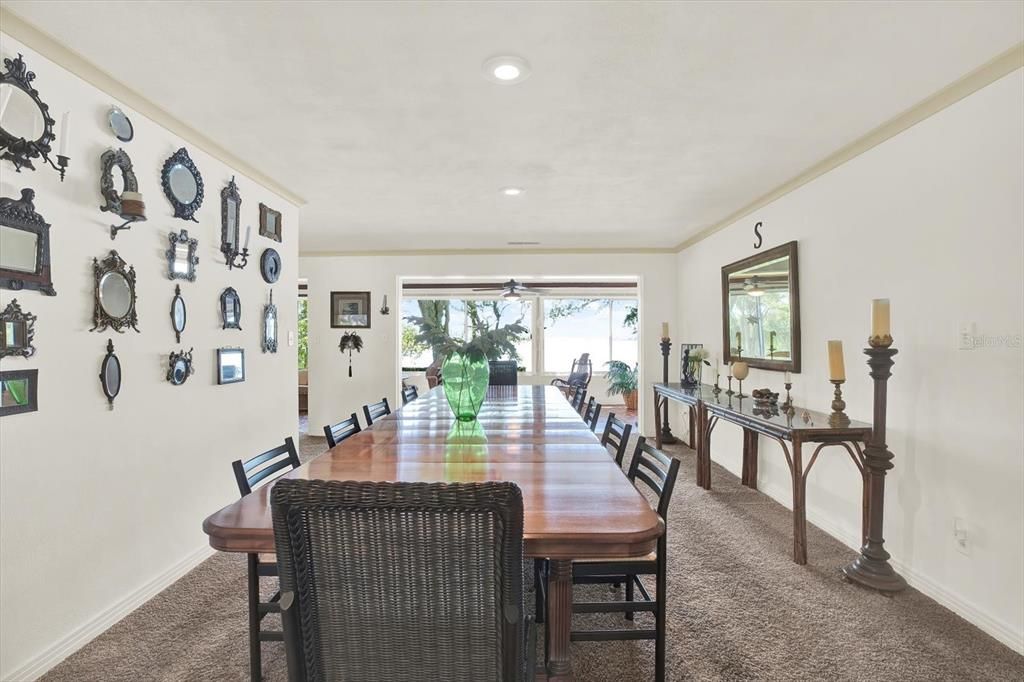 Dining room, Interior, Recessed Lighting