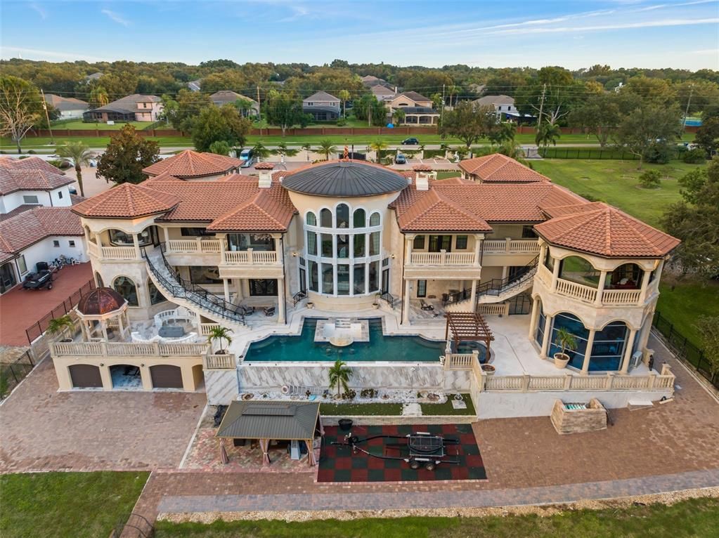 Exterior, Drone
