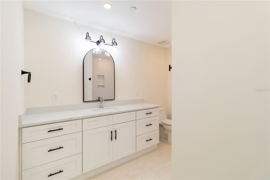 Bathroom, Dual Sink Vanities, Interior, Recessed Lighting
