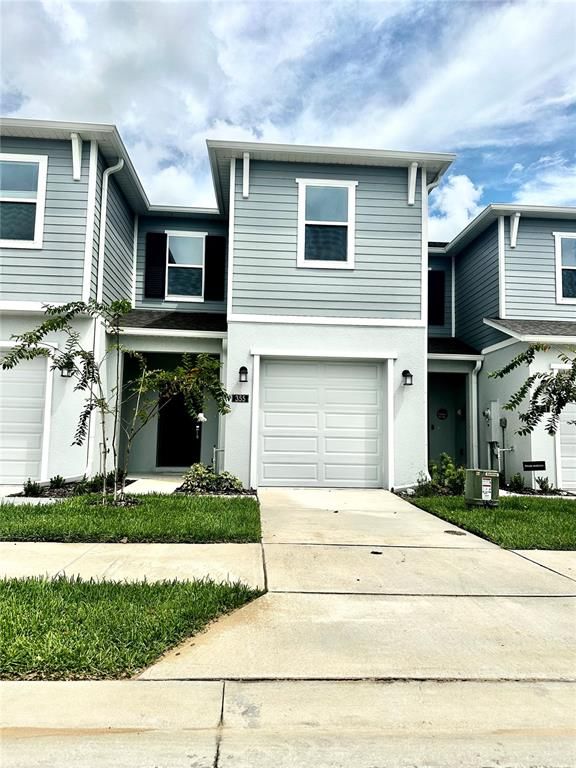Attached, Exterior, Facade, Rowhouse
