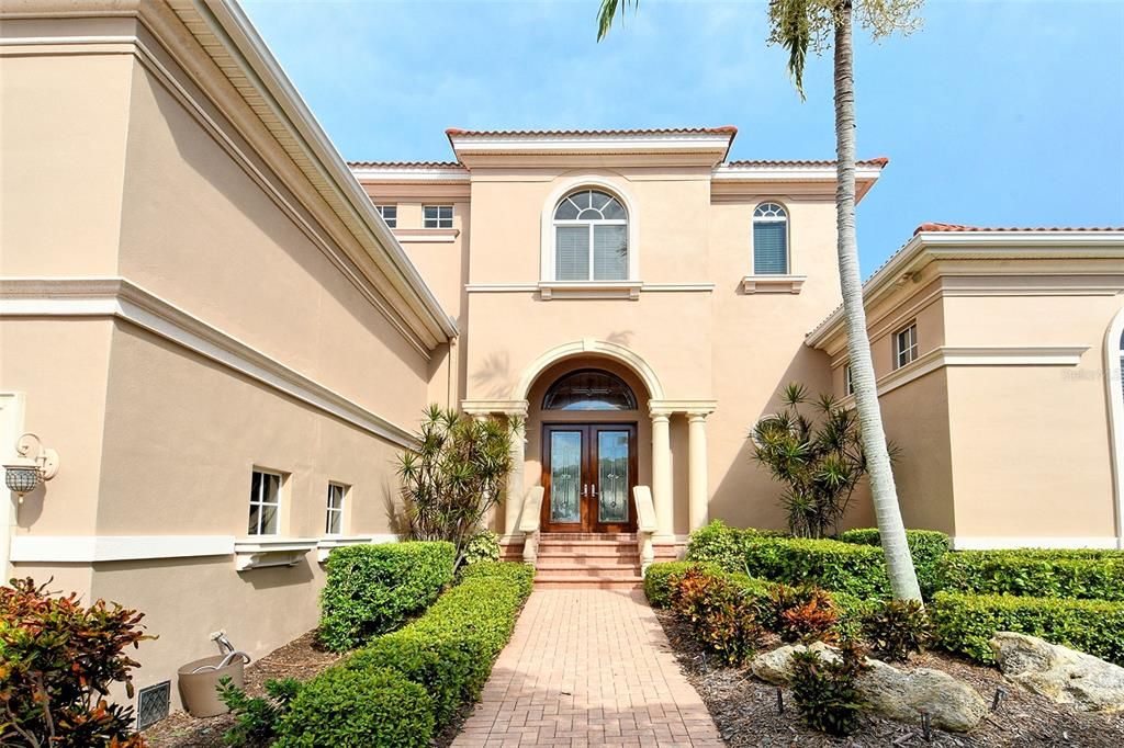 Exterior, Facade, Mediterranean