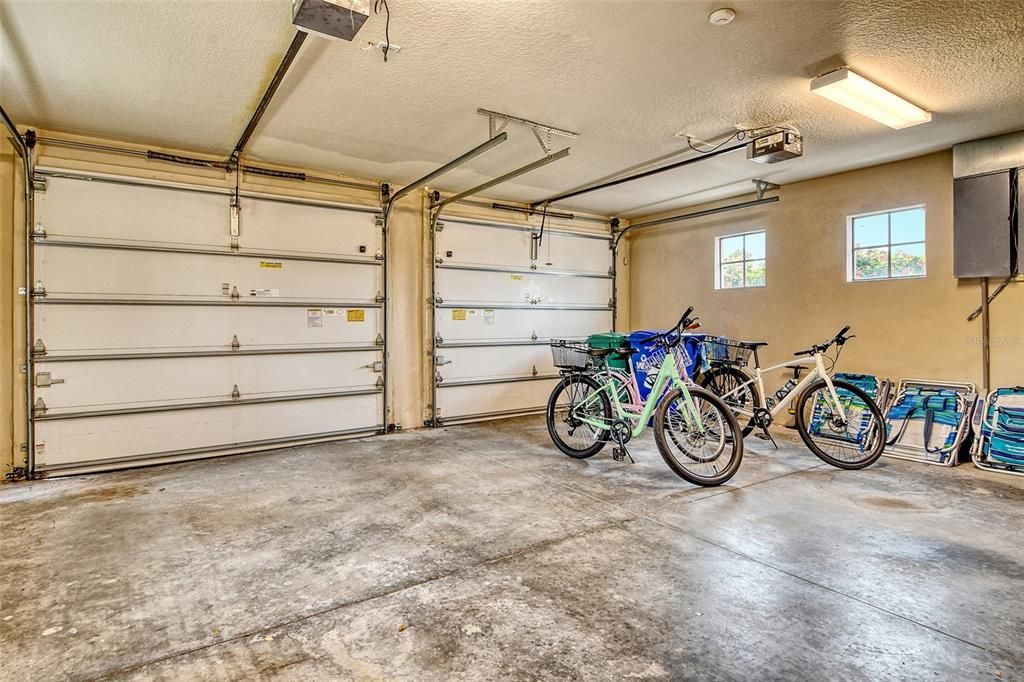 Garage, Interior