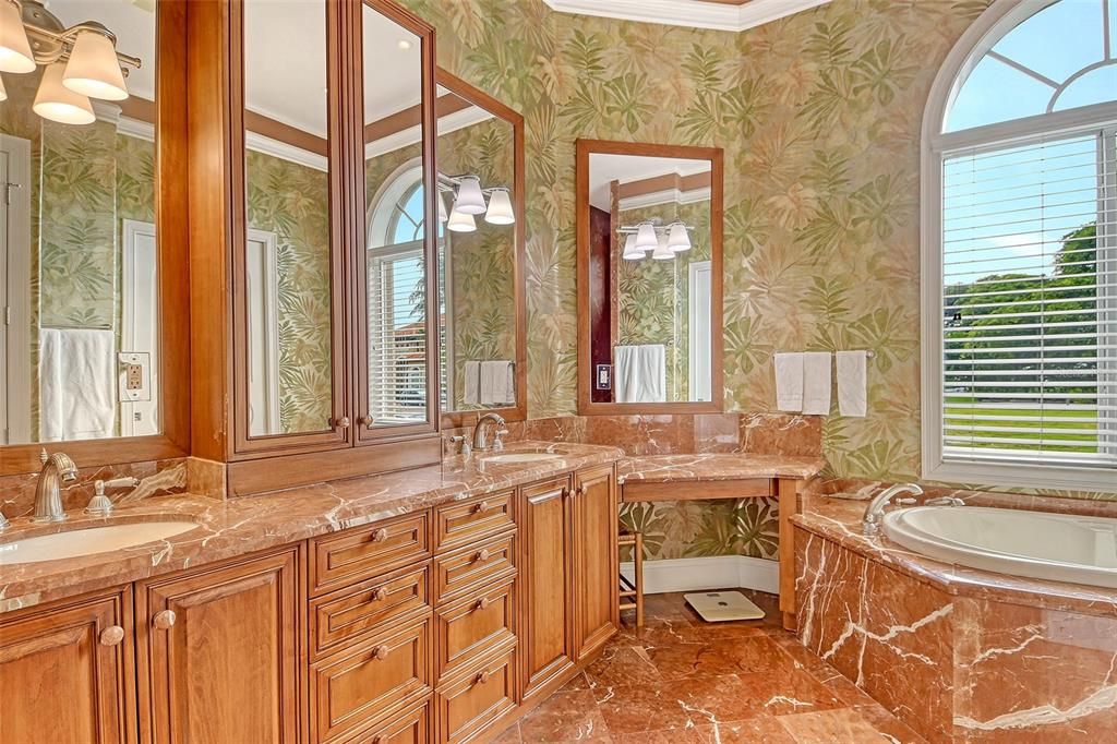 Bathroom, Dual Sink Vanities, Interior