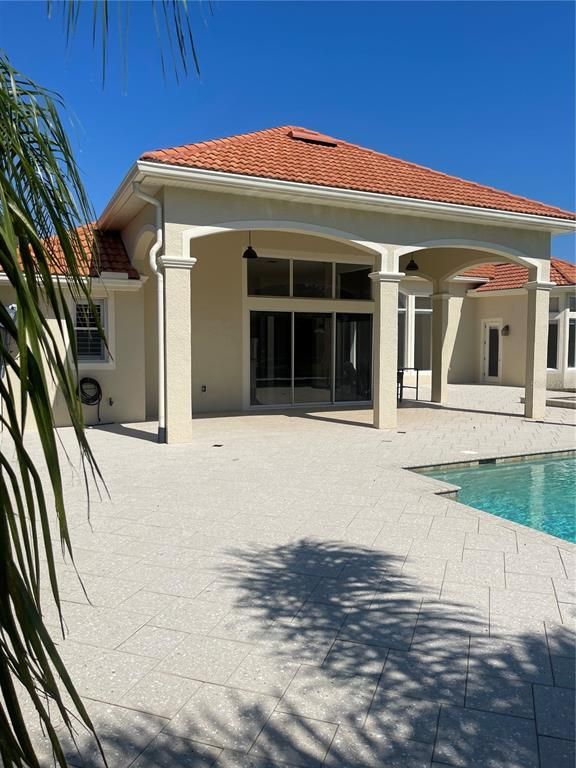 Exterior, Pool