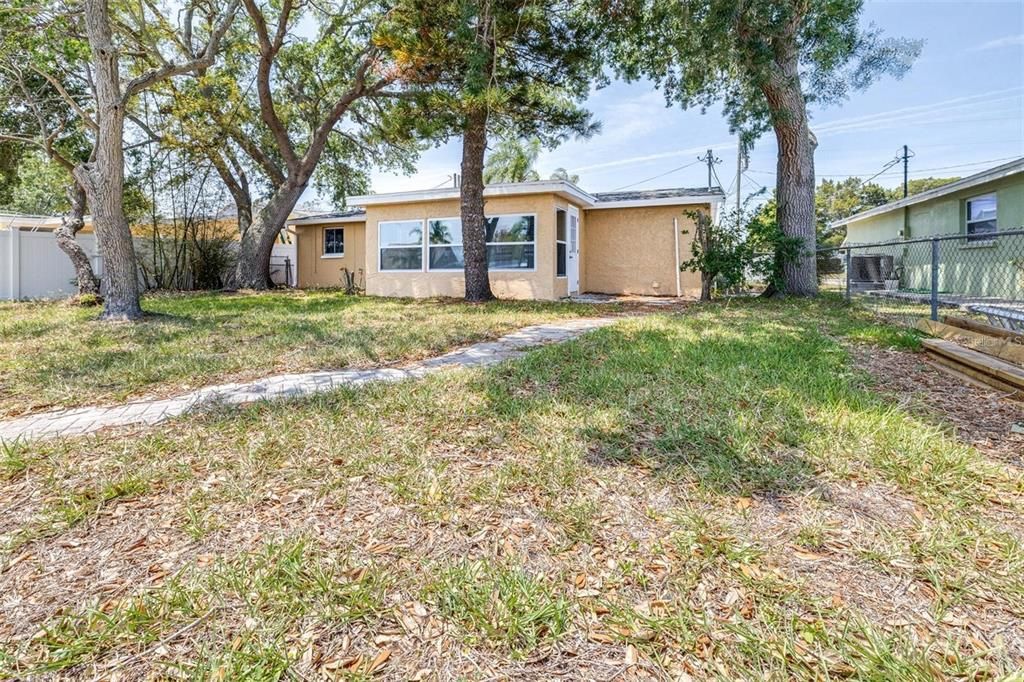 Backyard, Exterior