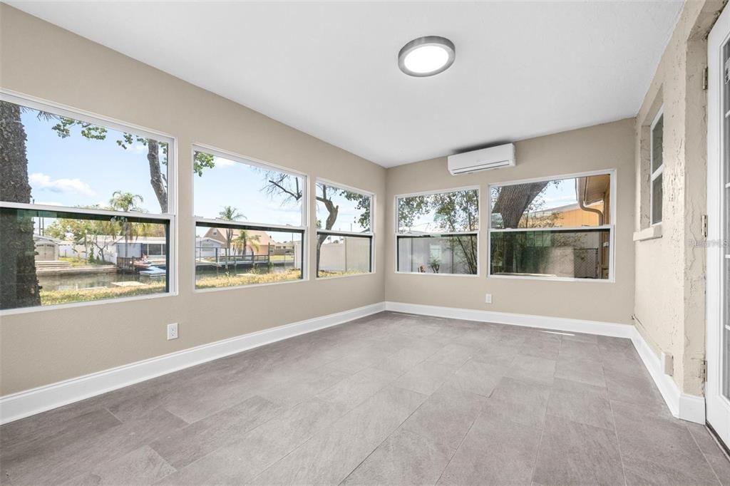 Empty room, Interior, Sun Room