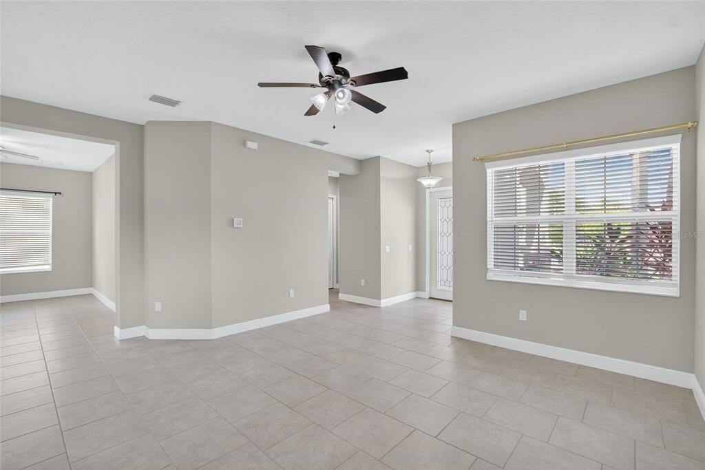 Empty room, Interior, Pendant Lights