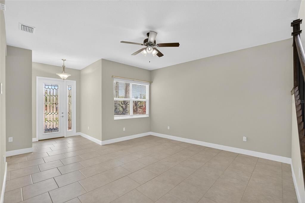 Empty room, Interior, Pendant Lights