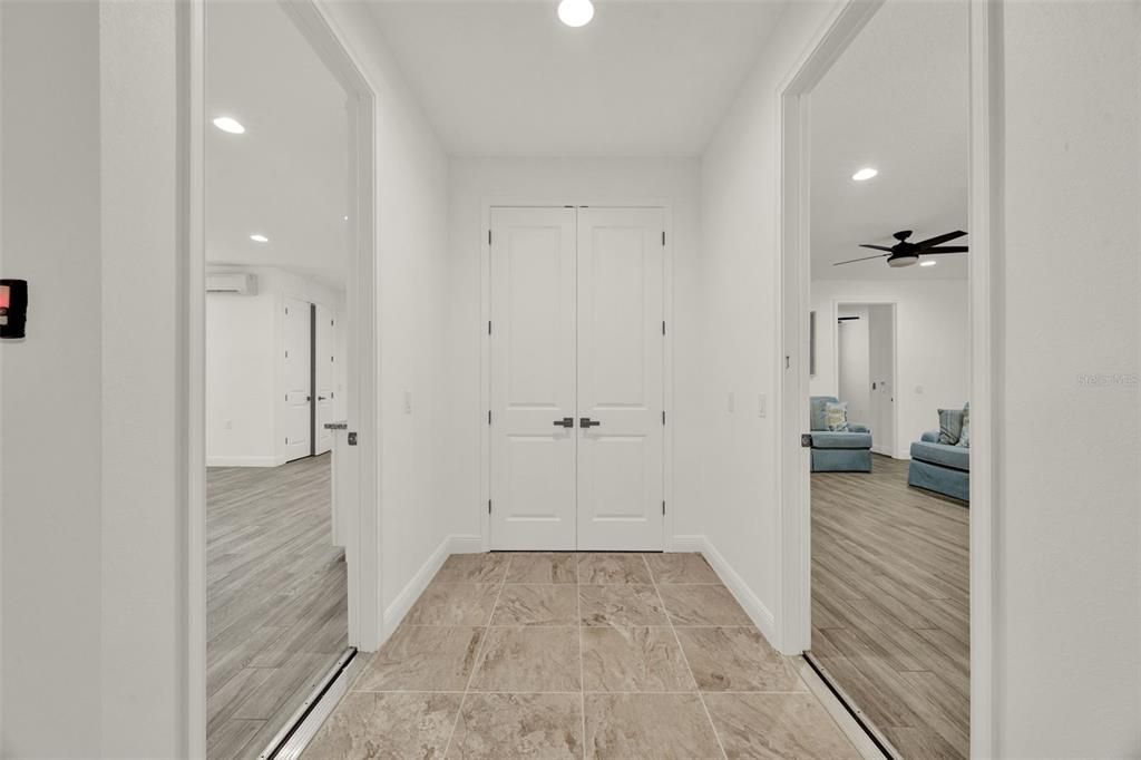 Interior, Recessed Lighting, Wood Texture Flooring