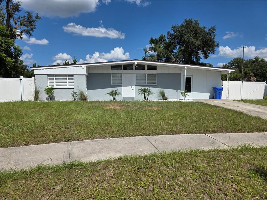 Backyard, Exterior, Facade, Ranch