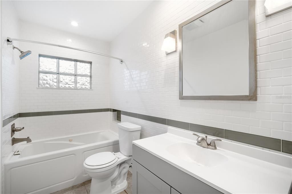 Bathroom, Interior, Recessed Lighting