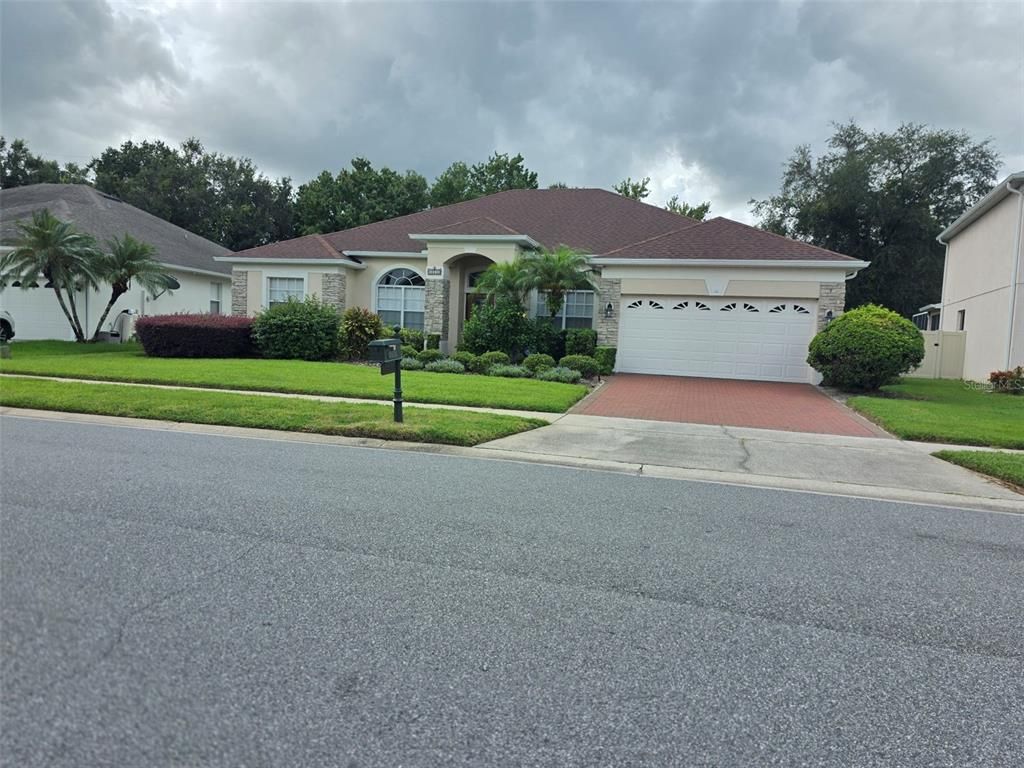 Attached, Exterior, Facade, Ranch