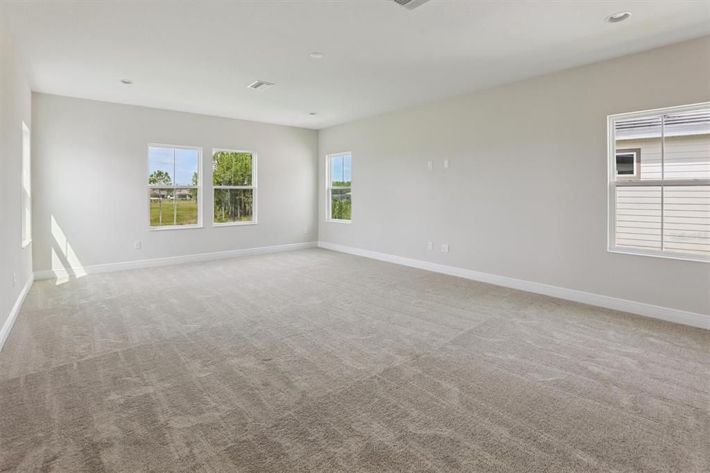 Empty room, Interior, Recessed Lighting