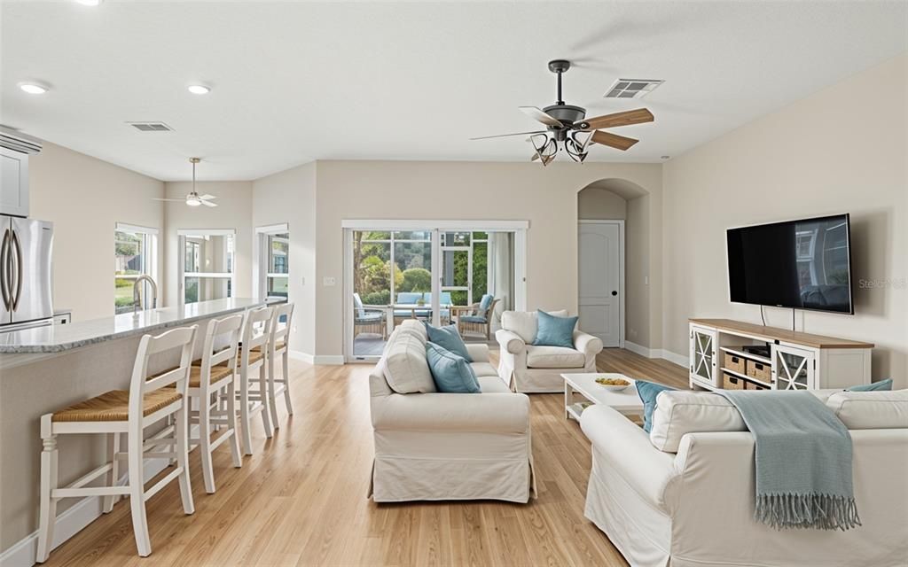 Interior, Living room, Pendant Lights, Recessed Lighting, Wood Texture Flooring