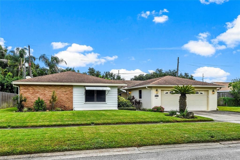 Attached, Exterior, Facade, Brick Facade, Ranch