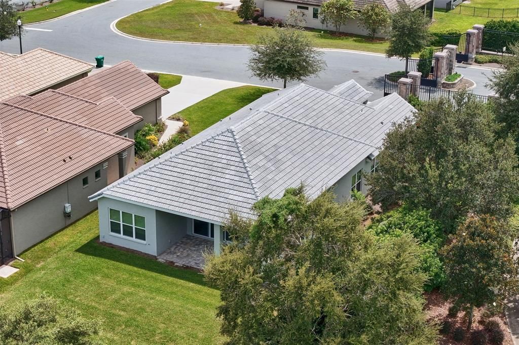 Exterior, Drone
