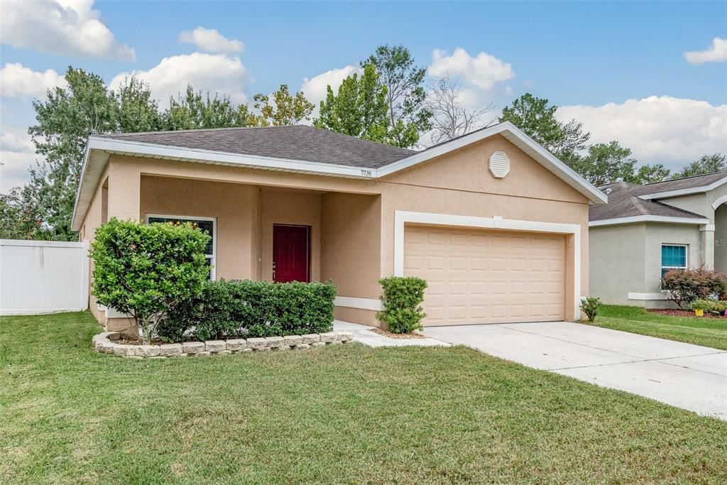 Attached, Exterior, Facade, Ranch