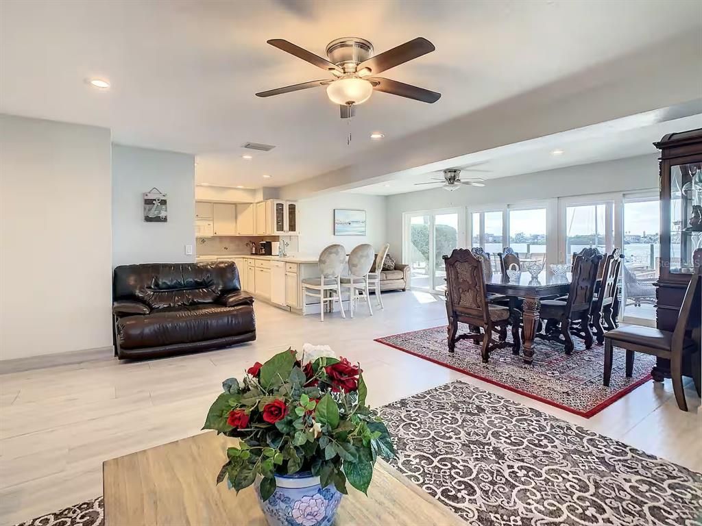 Dining room, Interior, Kitchen, Recessed Lighting
