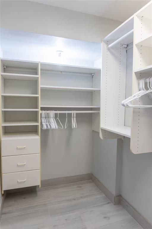 Interior, Walk-in Closets, Wood Texture Flooring