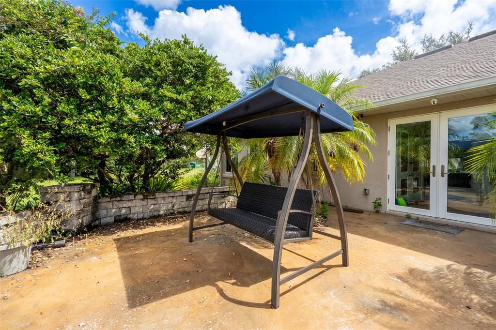 Backyard, Exterior