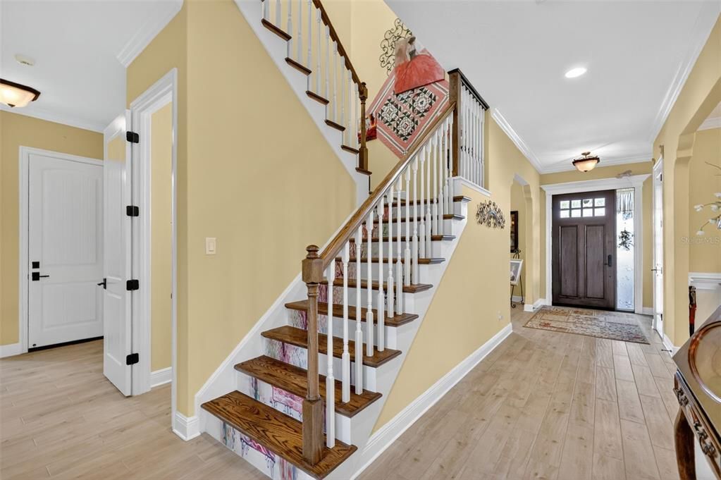 Interior, Recessed Lighting, Wood Texture Flooring
