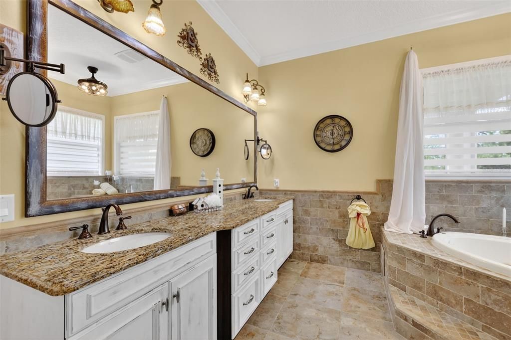 Bathroom, Dual Sink Vanities, Interior