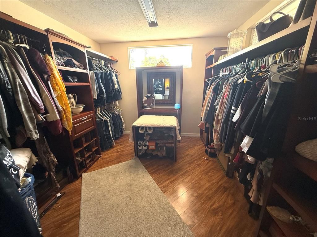Interior, Walk-in Closets, Wood Texture Flooring