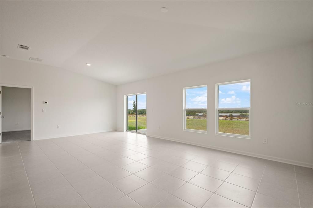Empty room, Interior, Recessed Lighting