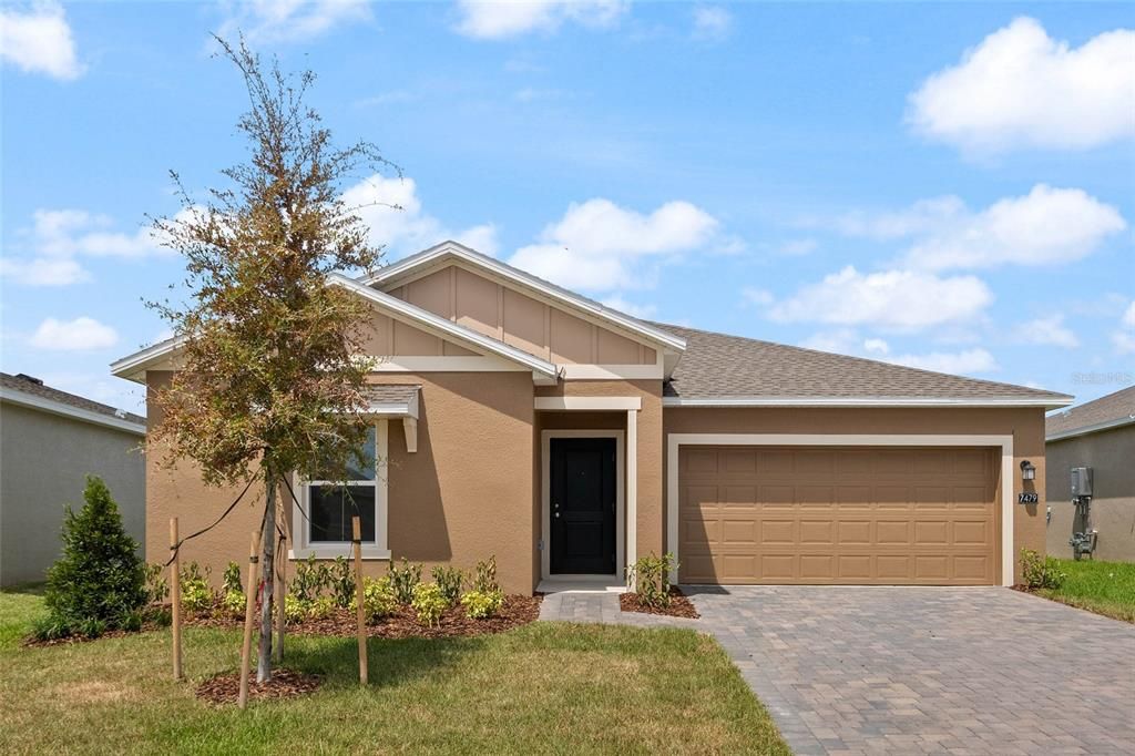 Attached, Exterior, Facade, American Craftsman