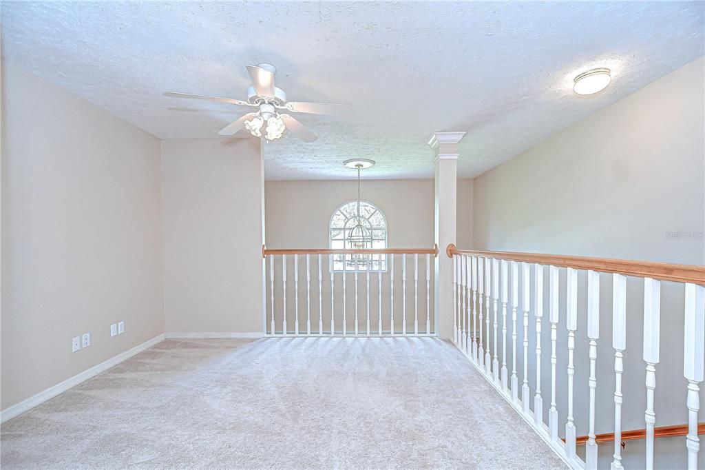 Empty room, Interior, Pendant Lights