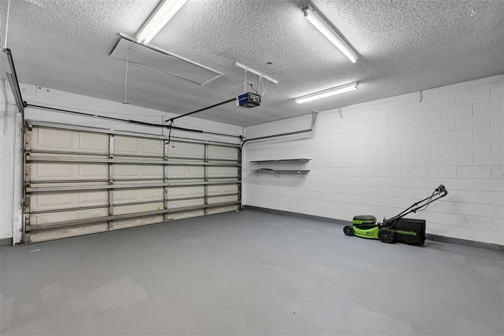 Garage, Interior