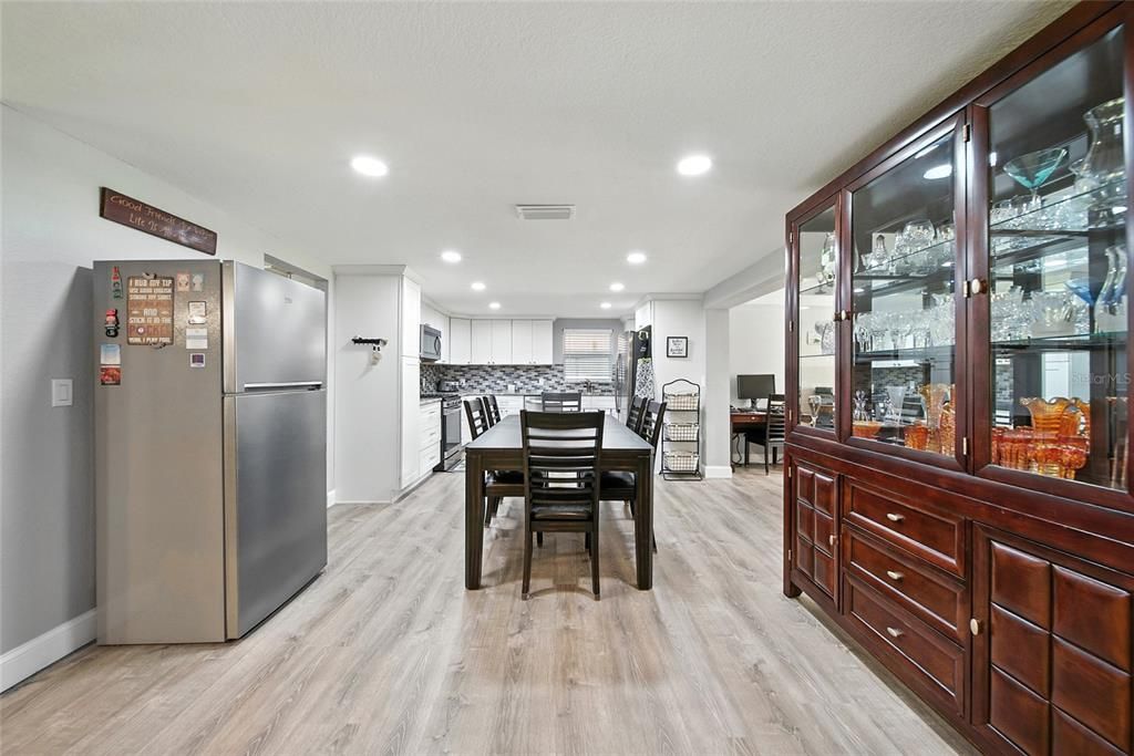 Dining room, Interior, Kitchen, Recessed Lighting, Wood Texture Flooring